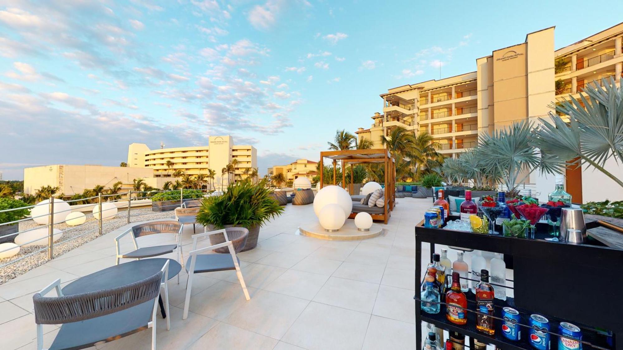 Royal Select At Grand Park Royal Cancun (Adults Only) Exterior photo