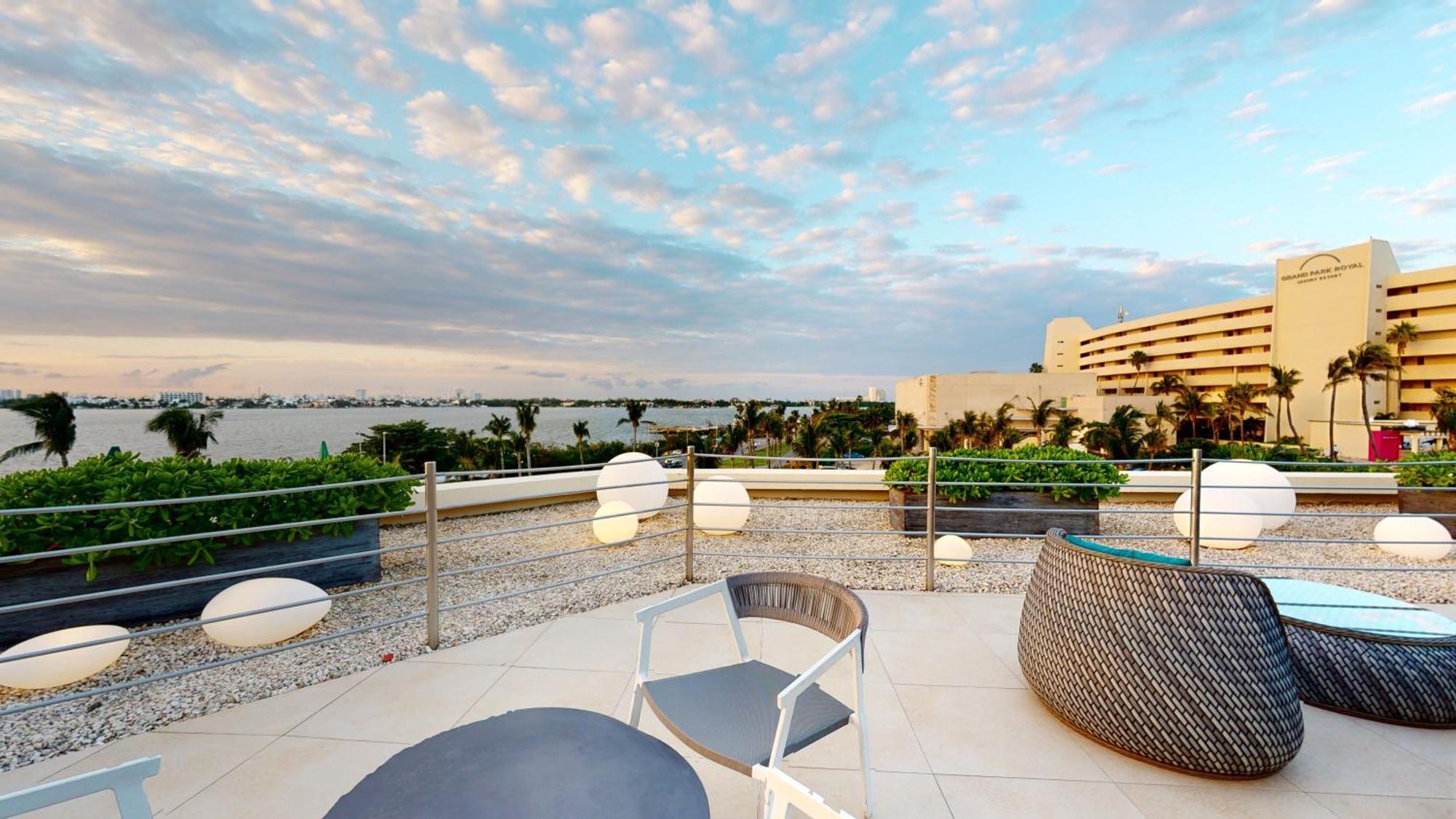 Royal Select At Grand Park Royal Cancun (Adults Only) Exterior photo